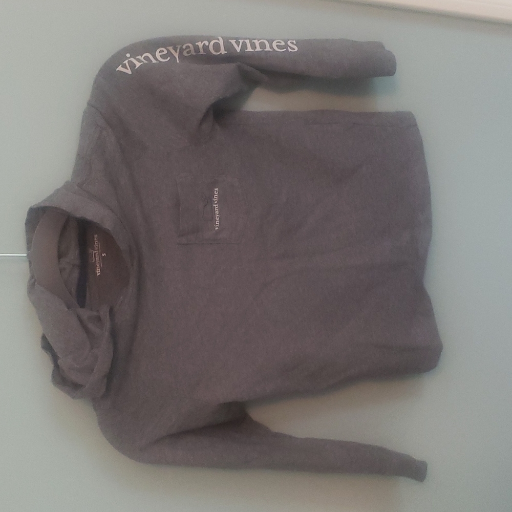 Vineyard Vines boys 5 lightweight hooded shirt